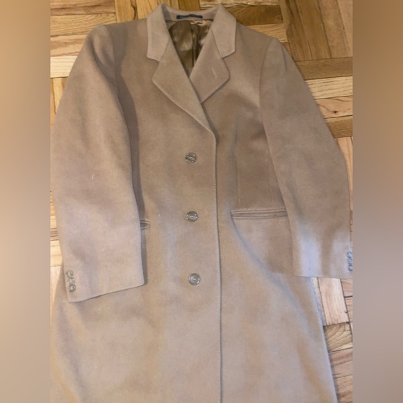 Woman’s wool coat - Picture 2 of 3